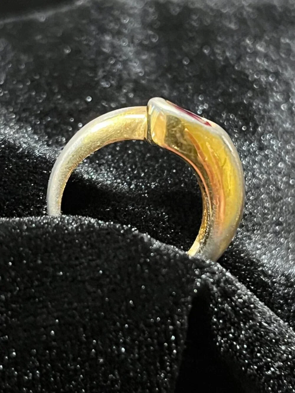 Vintage Chunky Gold Tone Bypass Ring Ruby Red Glass Faux Diamond Pavé Sz 6